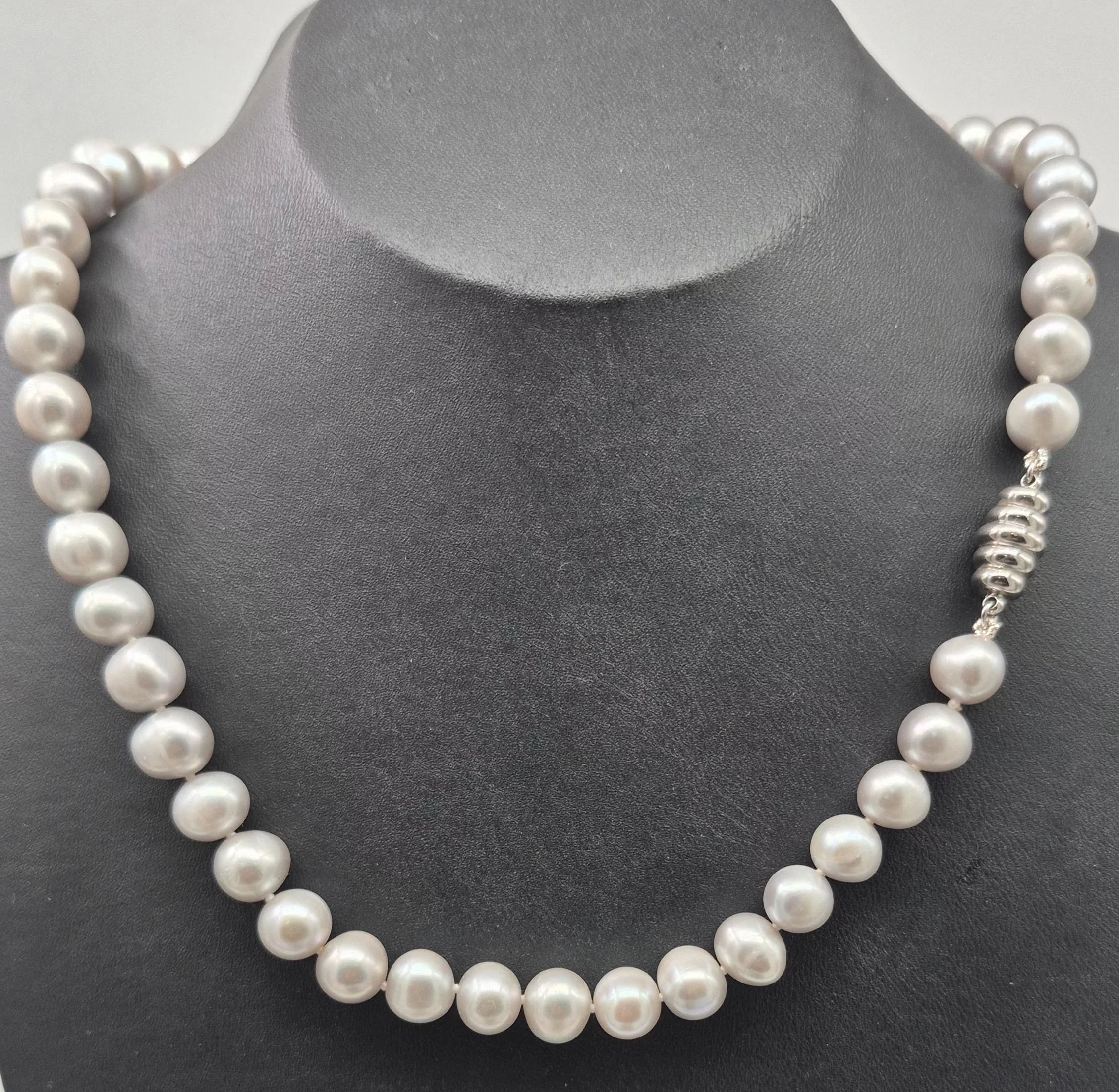 how pearls are made cultured process