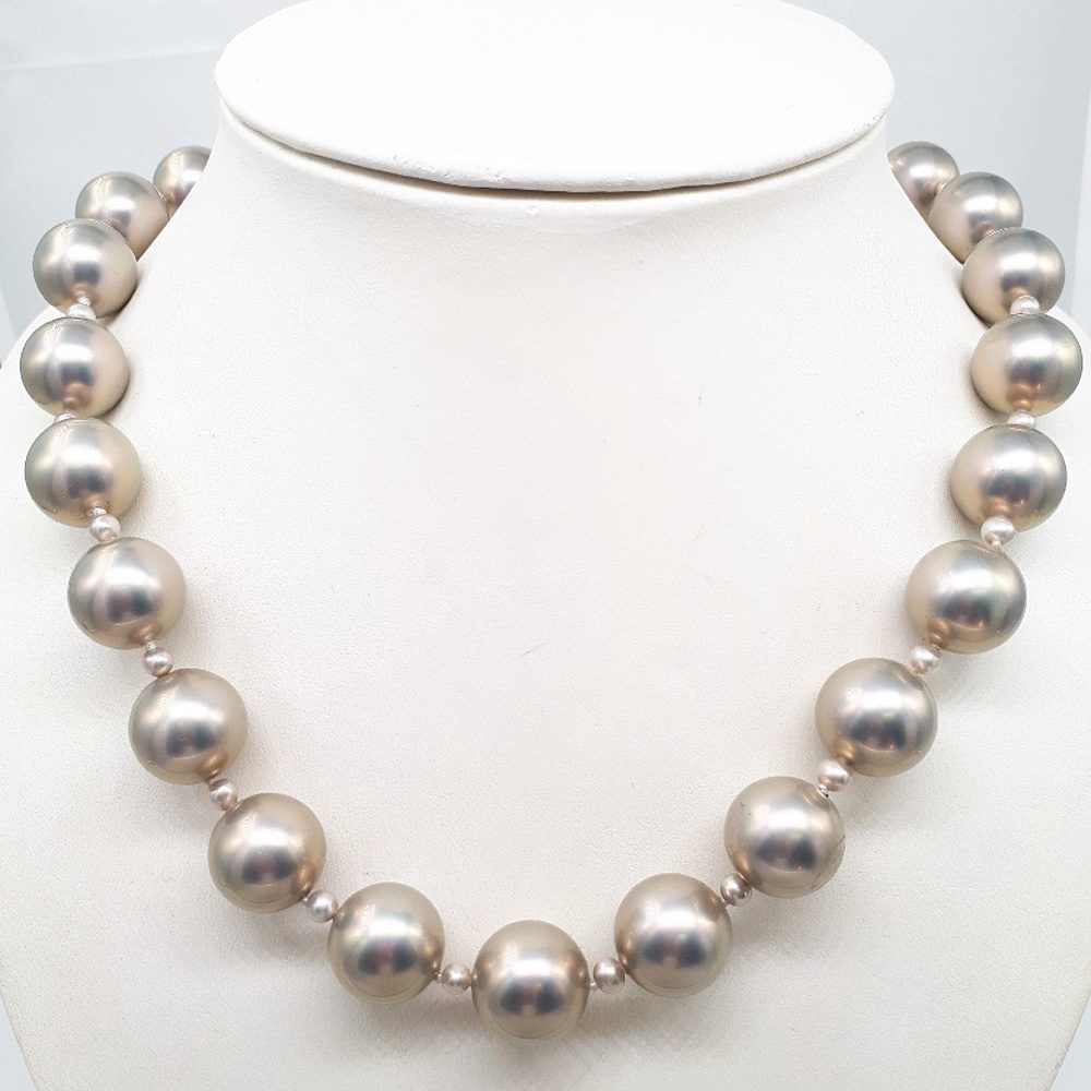 pearl necklace South Africa